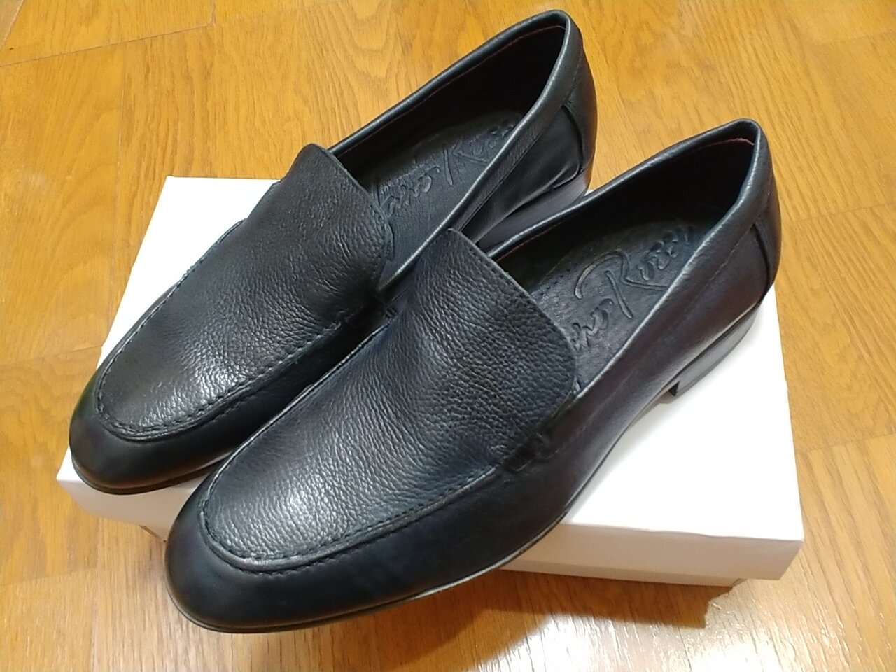 Abc Mart ステファノロッシ ヴァンプシューズ 今日は今日でしかないのさ Abc Mart ステファノロッシ ヴァンプシューズ 今日は今日でしかないのさ