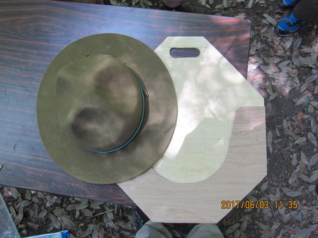 手作り味がうれしいハットケース作り : ボーイスカウト横浜第98団活動