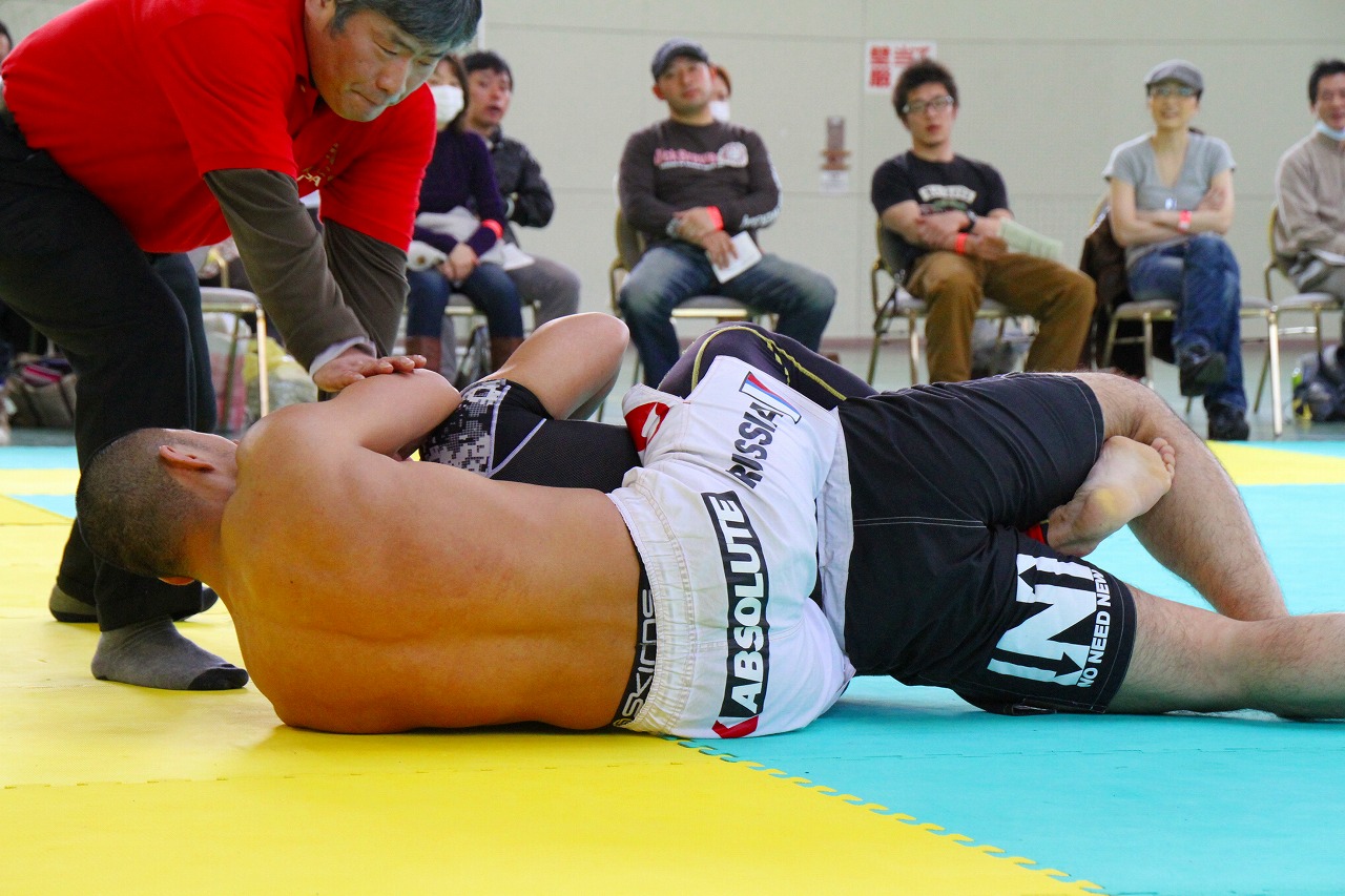ブラジリアン柔術ニュースブログ ブラジルブログ Adccアジアトライアル アダルトエキスパート77kg未満級 一回戦その他の試合 Livedoor Blog ブログ