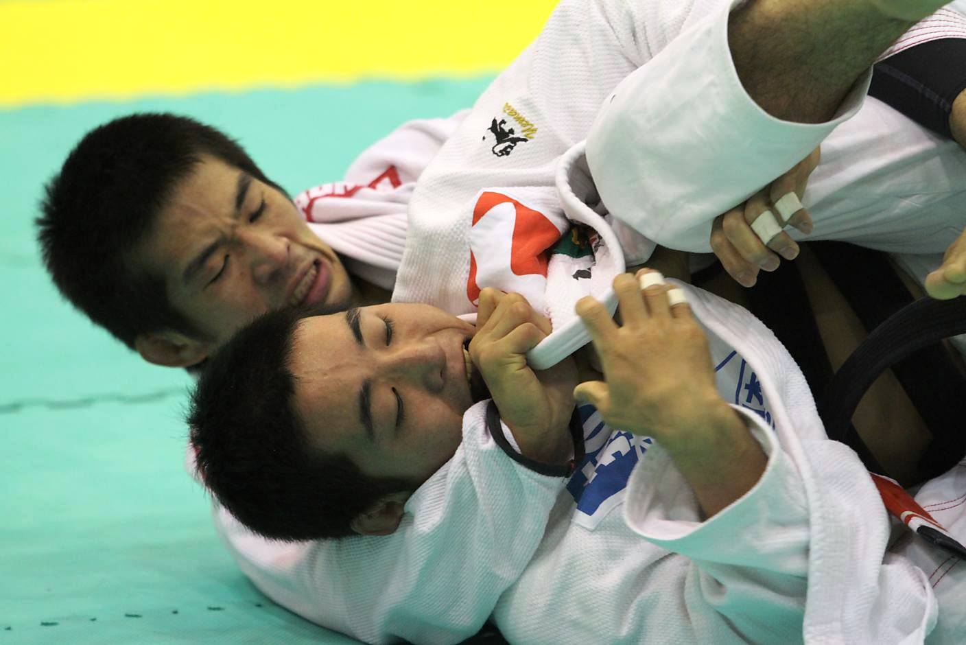 東京国際2010：アダルト黒ペナ決勝戦・植松vs中村 : ブラジリアン柔術