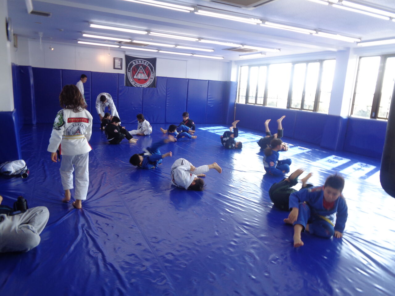 土曜日のキッズ柔術クラス キッズmmaクラス スパーリングクラス フィットネスクラス キックボクシングクラス 浜松のブラジリアン柔術 総合格闘技道場 ブルテリア格闘技ジム