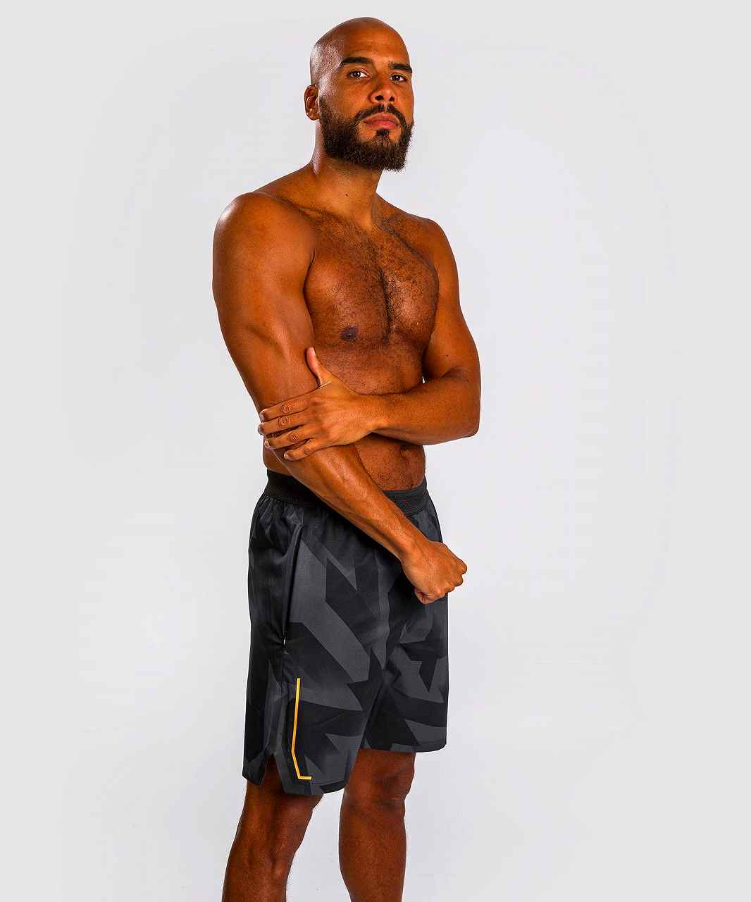 RAZOR_TRAINING_SHORTS_BLACK_GOLD_1