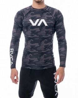 AJ041854 SPORT RASHGUARD camo1