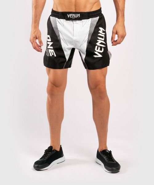 FS_ONEFC_WHITE_BLACK_SD_01