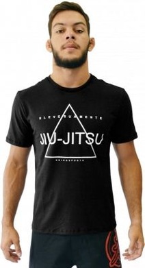 Camiseta Triangulo black1