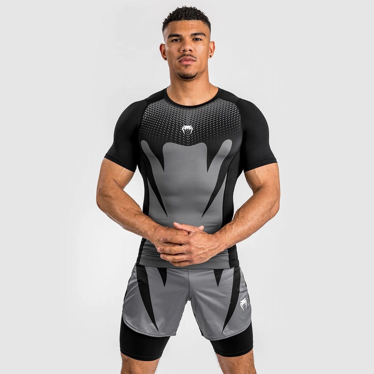 RASHGUARD_SS_ATTACK_BLACK_GREY_1