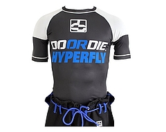 0004_WHITE-RASHGUARD-FRONT1