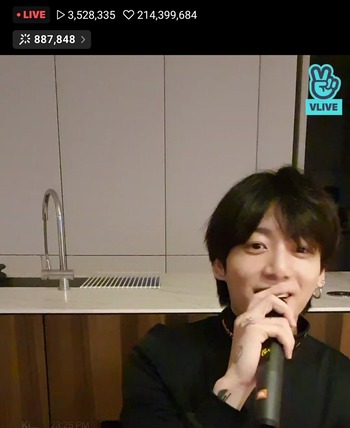 Screenshot_20220615-232546_VLIVE