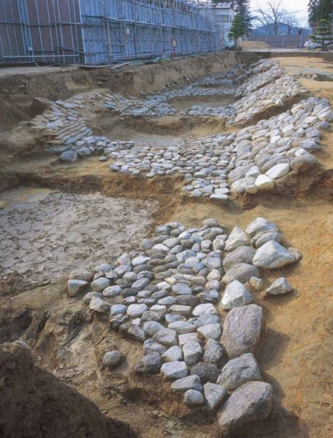 小山田遺跡（奈良県・高市郡） - 飛鳥地域の宅地遺構、2015年1月に未知の大規模な遺構見つかるのキャプチャー