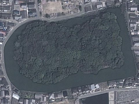 築山古墳(奈良県・大和高田市) by Googleアース - ぶっちゃけ古事記