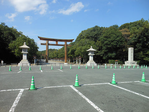 橿原神宮 - 広大で荘厳、古事記での神武天皇に関する説話に思いをはせながら【古事記紀行2014】のキャプチャー