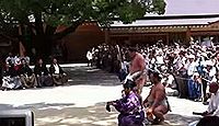 熱田神宮で横綱白鵬が奉納土俵入りを披露 - 2011年7月2日、愛知県名古屋市