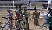 石和八幡宮 - 物部神社から鎌倉期に八幡を勧請、源頼朝も和歌を奉納、伝統の流鏑馬神事