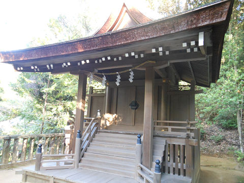 石上神宮の摂社・七座社の近撮２ - ぶっちゃけ古事記