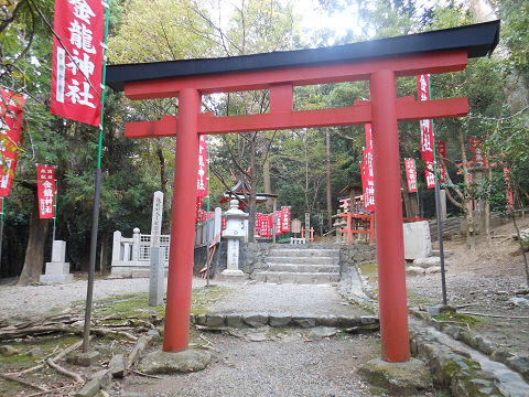 春日大社内にある金龍神社、正面