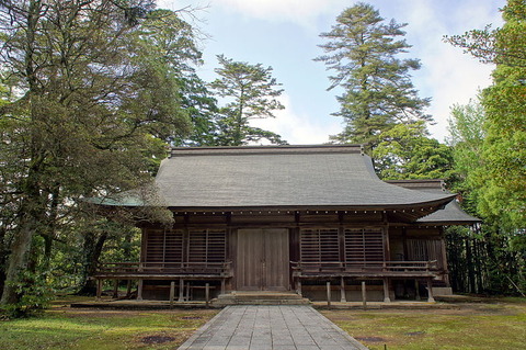 800px-Shitori-jinja_(Yurihama)