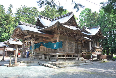 800px-Okawakami_Birafu_jinja_05