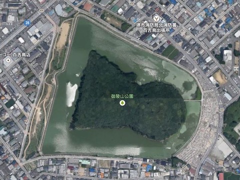 上石津ミサンザイ古墳(大阪府・堺市) by Googleアース - ぶっちゃけ古事記