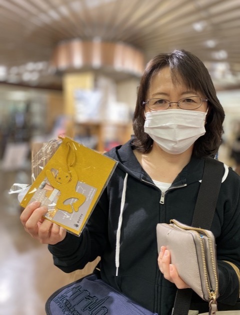 C23E9DB1-37B7-4C1B-8FDF-15708A87B66E