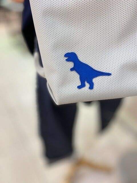 EFC1DC50-2D3C-44DC-80CB-151DDC9ACDF3