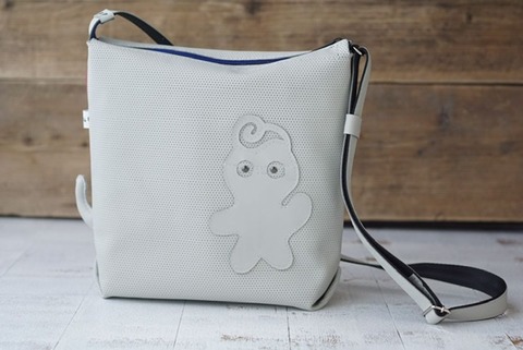 E125DC29-703B-4E76-9789-8EC8471957EE