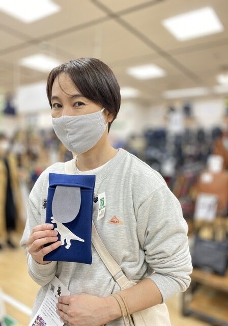 E5BC0F4E-1306-44BF-881D-A927202F3658