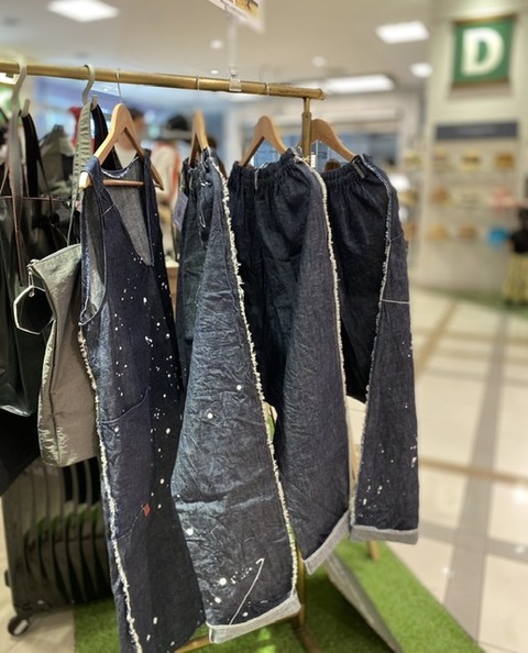 EDE10379-848A-4CFB-B20A-EEE2B722F9EA