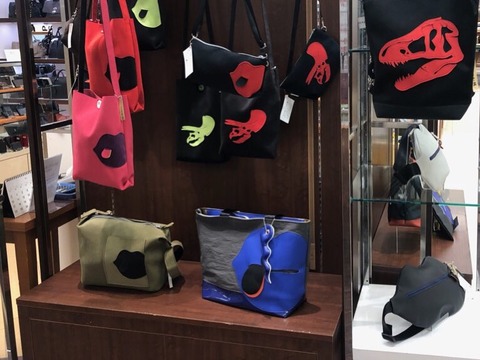 42B6E744-D195-491F-8FC4-F50B39398A42