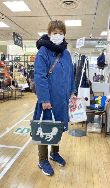 806E0440-0DB2-484C-A041-705D40E0DE3C