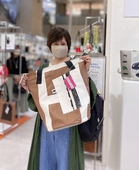 DB34B32A-9361-4EF3-A667-C436F9395D62
