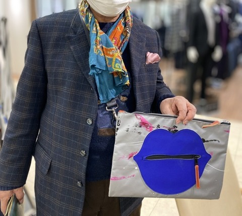 7E2EEFFD-53E5-4458-A737-DF373DEC97D4