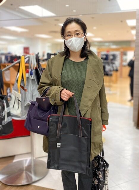 8C4318B4-BA24-4954-BF6D-F60BE43BB141