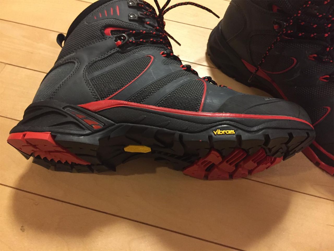 新しいシューズ! マムート T Aenergy GTX graphite-inferno : 家族で