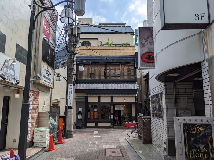 01sarakita040026907