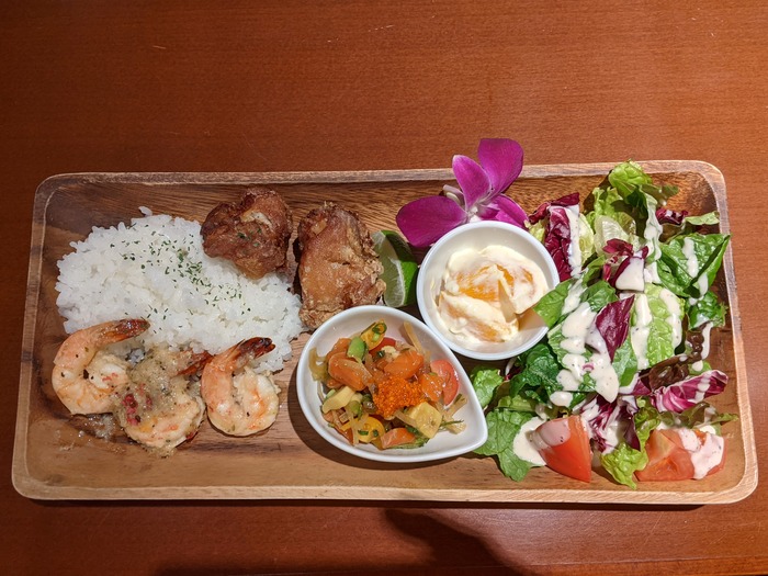 58mahaloa041939558