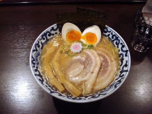 東京駅 斑鳩-豚骨魚介東京駅らー麺
