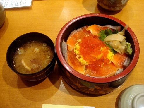 鮨丸@新宿-北海道丼