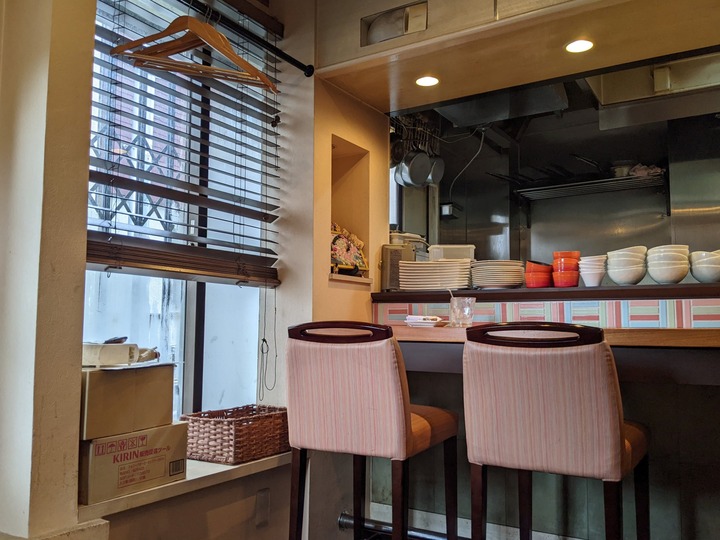 53foyer040154331