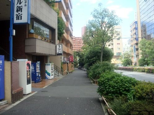 むろや＠新宿御苑前-周辺