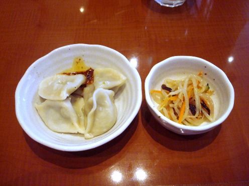 栄児家庭料理＠東中野-水餃子とサラダ