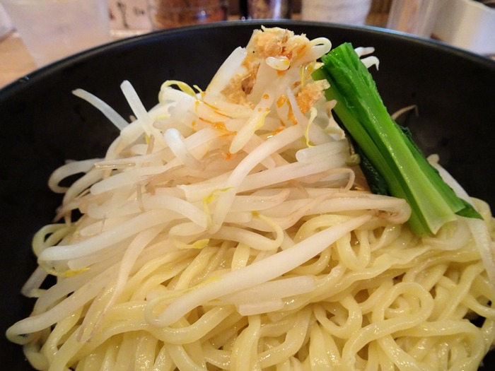 61momono00428