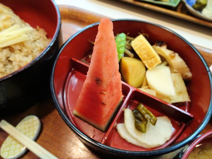 42umeya07665