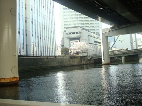 兜町の東京証券取引所