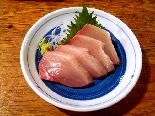 鰤（ぶり）の刺身