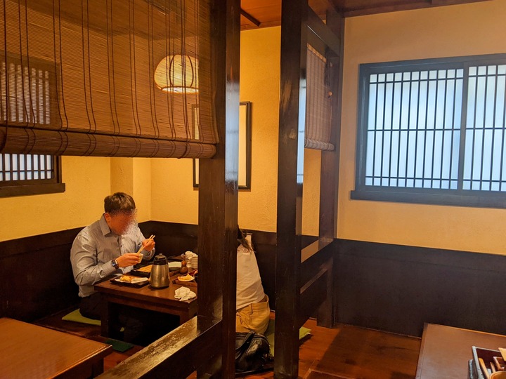 06sarakita040336947