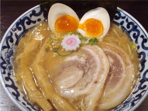 東京駅 斑鳩-豚骨魚介東京駅らー麺