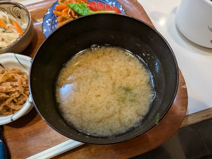 10umeya044230589