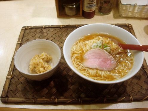 食堂七彩-都立家政-新しい醤油ラーメン・玄米ご飯