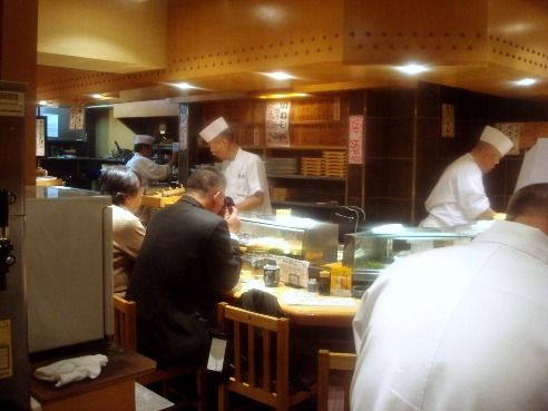 魚がし鮨 中野南口店-店内