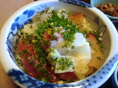 車屋別館＠新宿-おまかせ刺身丼
